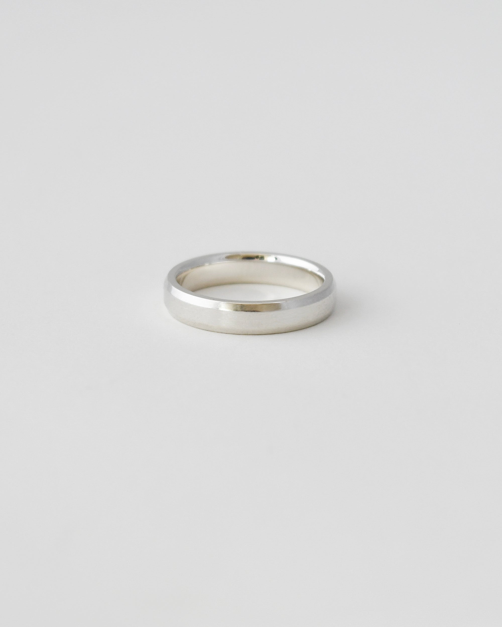 BEVELED EDGE BAND | 4MM