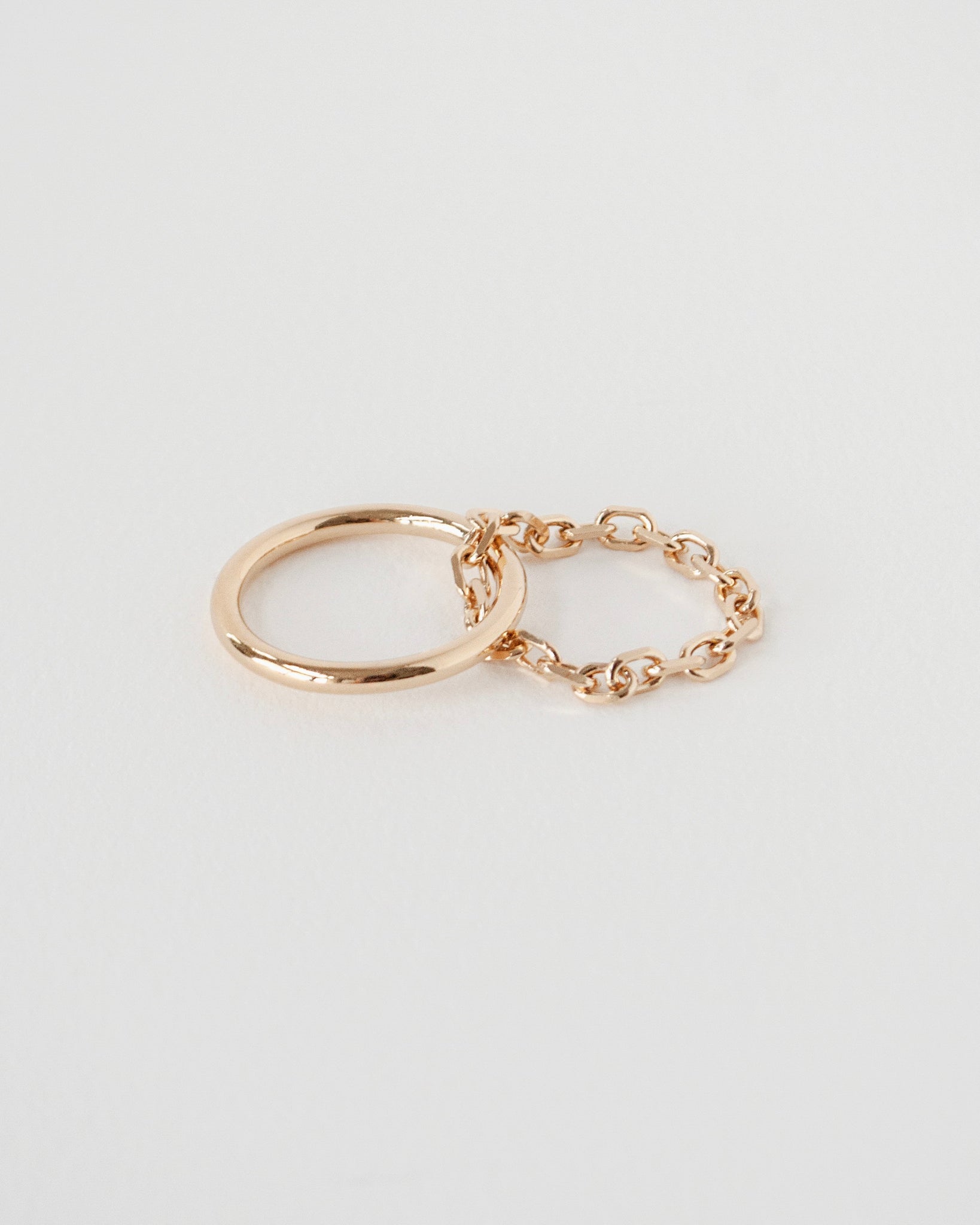 GRAVEN CHAIN RING