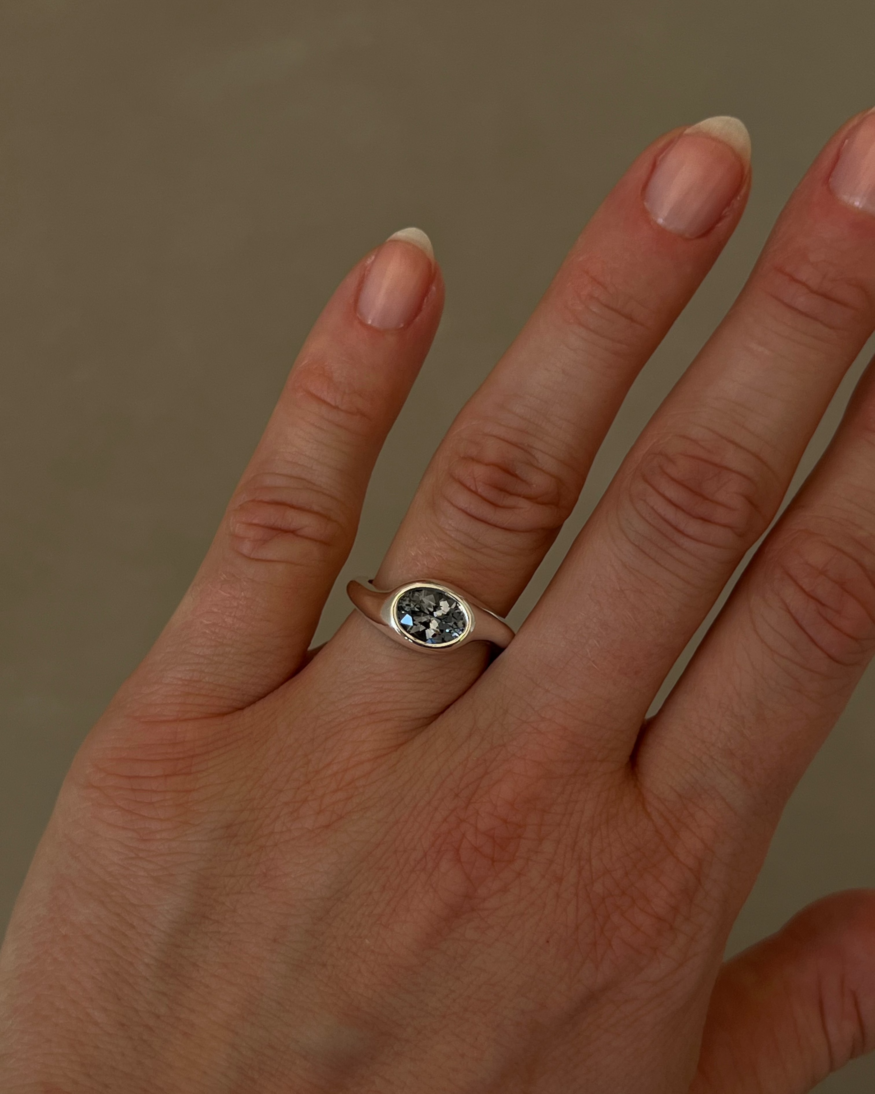 RING 105 | GREY SPINEL