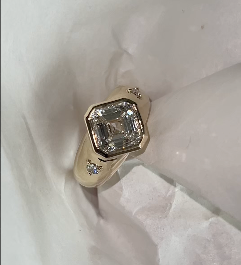 oversized bezel Reni