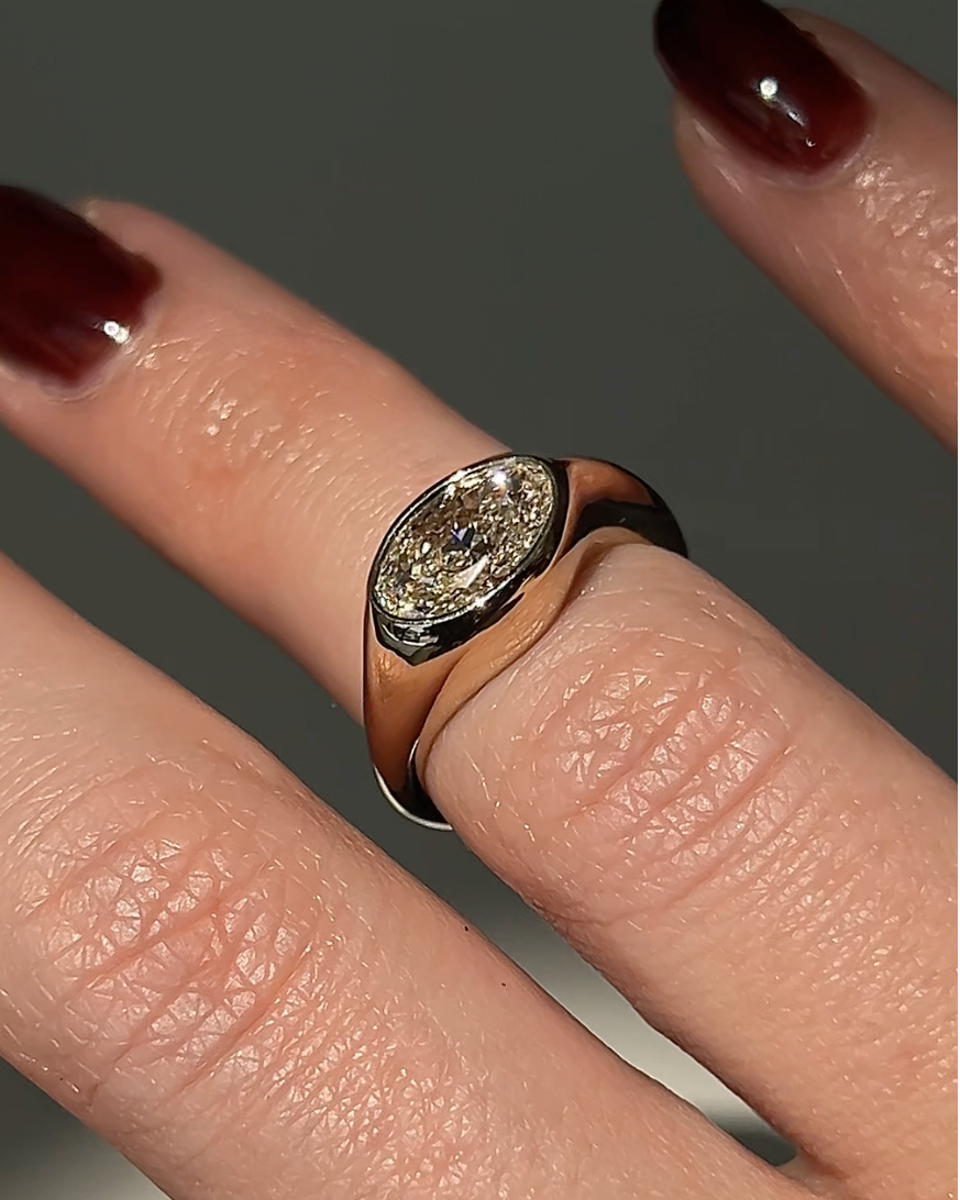 OVAL CUT WHIRLPOOL