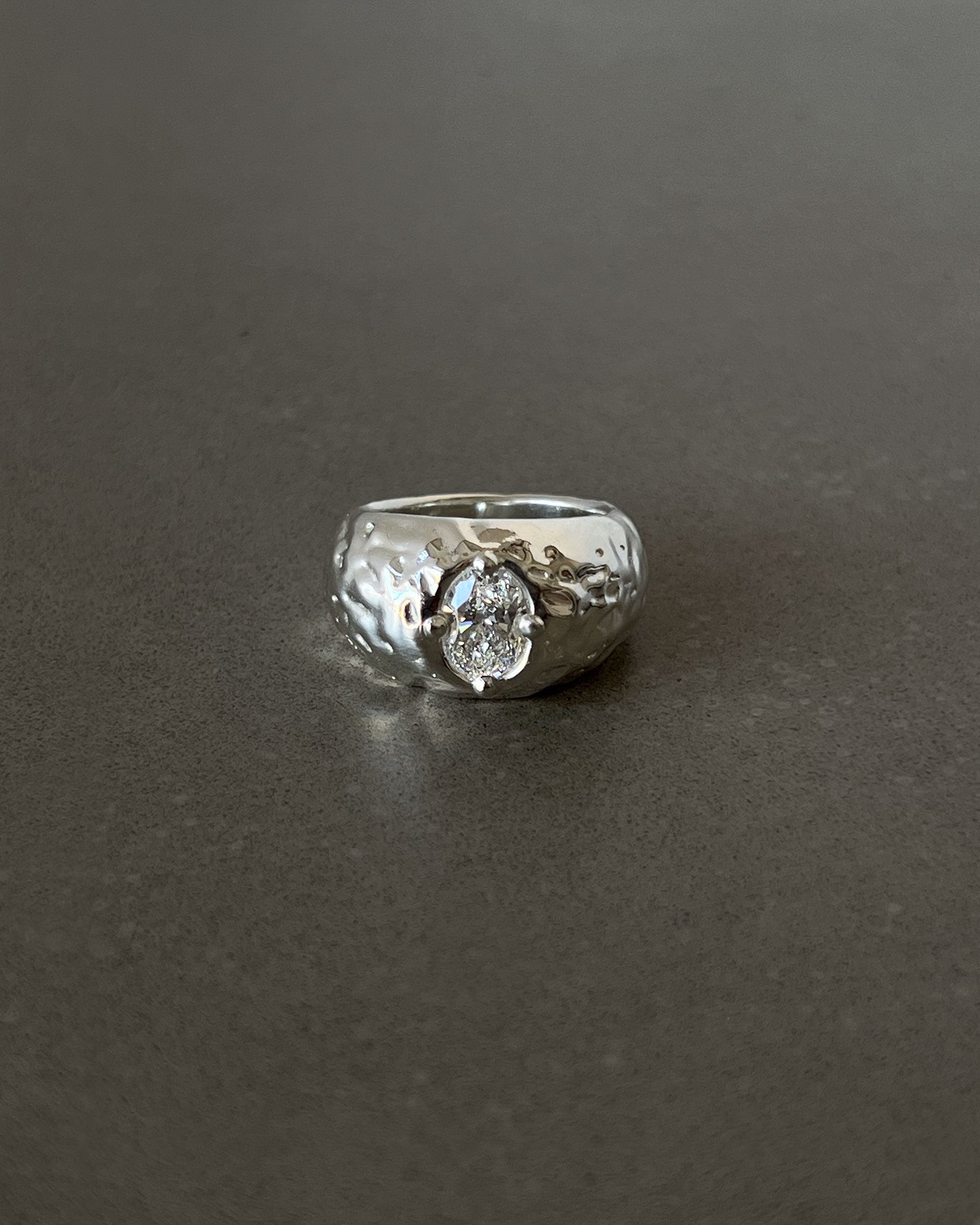 RING 109 | OVAL CUT DIAMOND