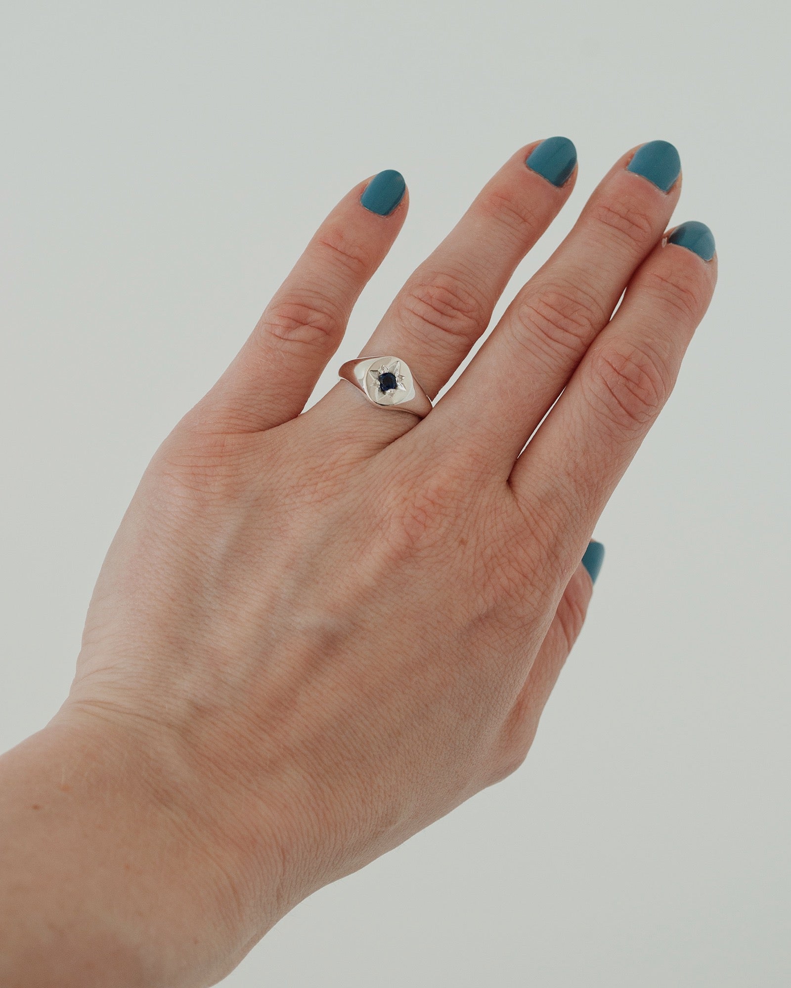 NOVA RING | BLUE SAPPHIRE